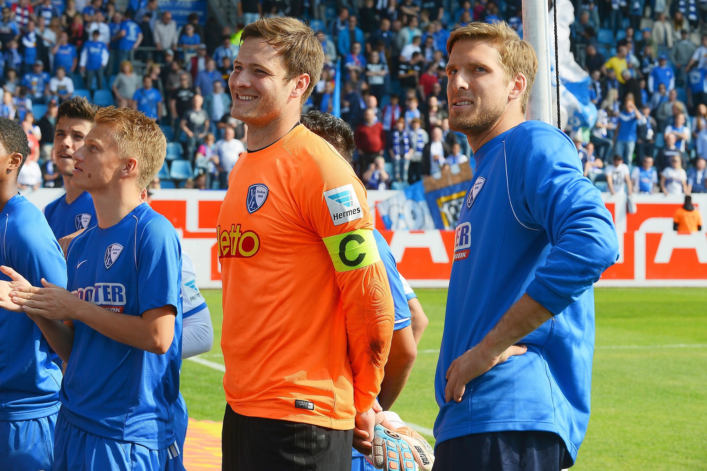 34. Spieltag der 2. Fußball-Bundesliga: Der Saisonausklang beim VfL Bochum inklusve Nullnummer gegen Sandhausen. Die Bilder von der Castroper Straße.