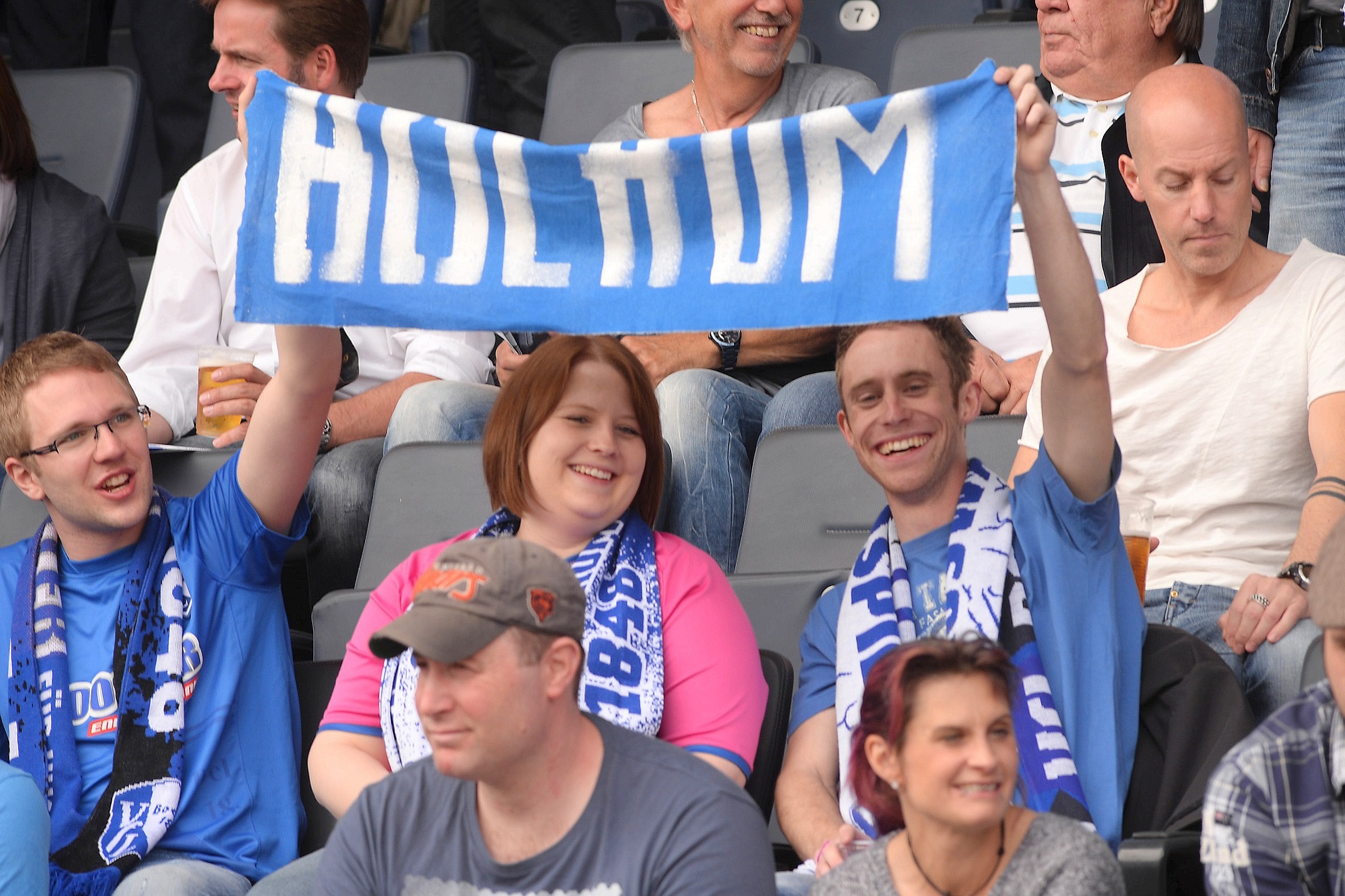 34. Spieltag der 2. Fußball-Bundesliga: Der Saisonausklang beim VfL Bochum inklusve Nullnummer gegen Sandhausen. Die Bilder von der Castroper Straße.