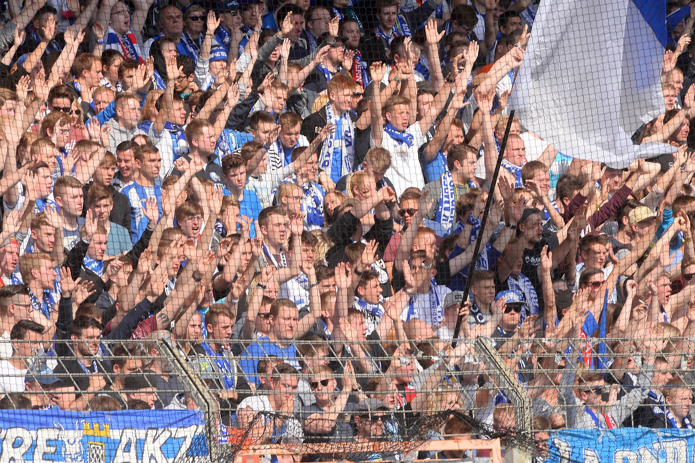 34. Spieltag der 2. Fußball-Bundesliga: Der Saisonausklang beim VfL Bochum inklusve Nullnummer gegen Sandhausen. Die Bilder von der Castroper Straße.