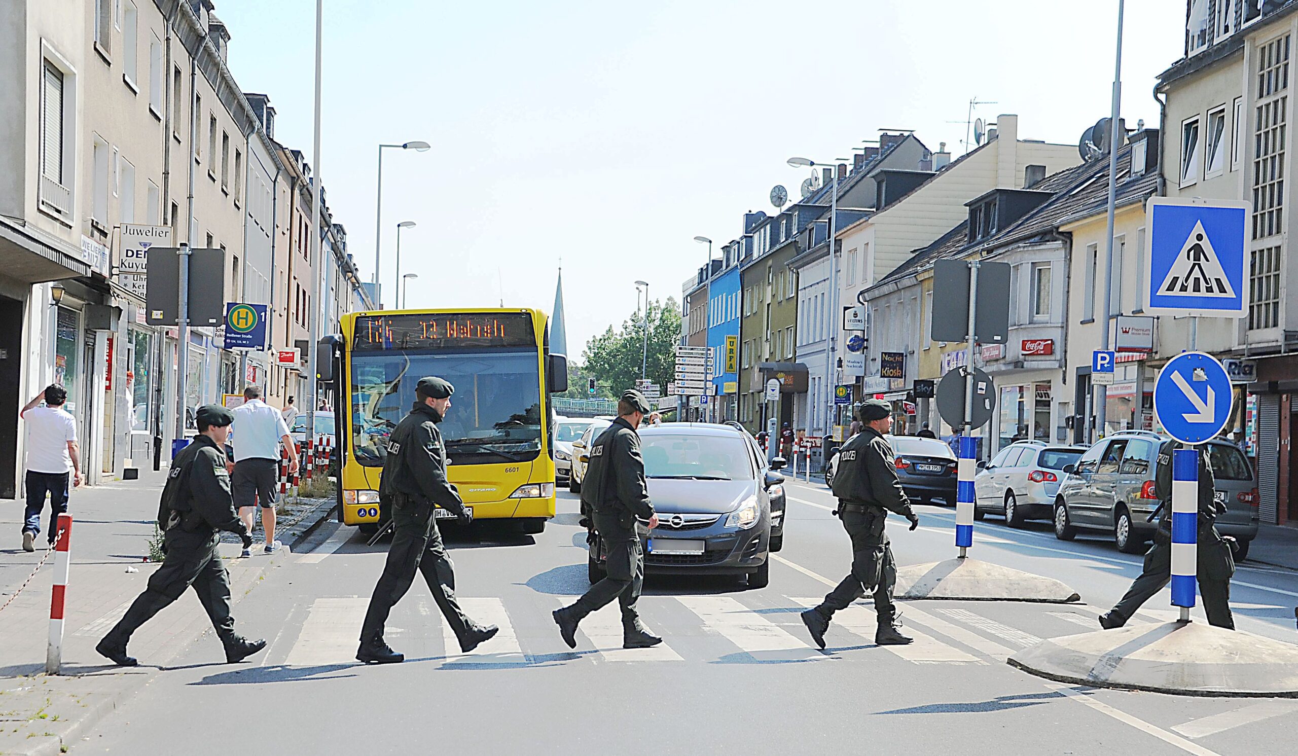 Großeinsatz der Polizei gegen Rocker in Eppinghofen. Foto: Oliver Müller