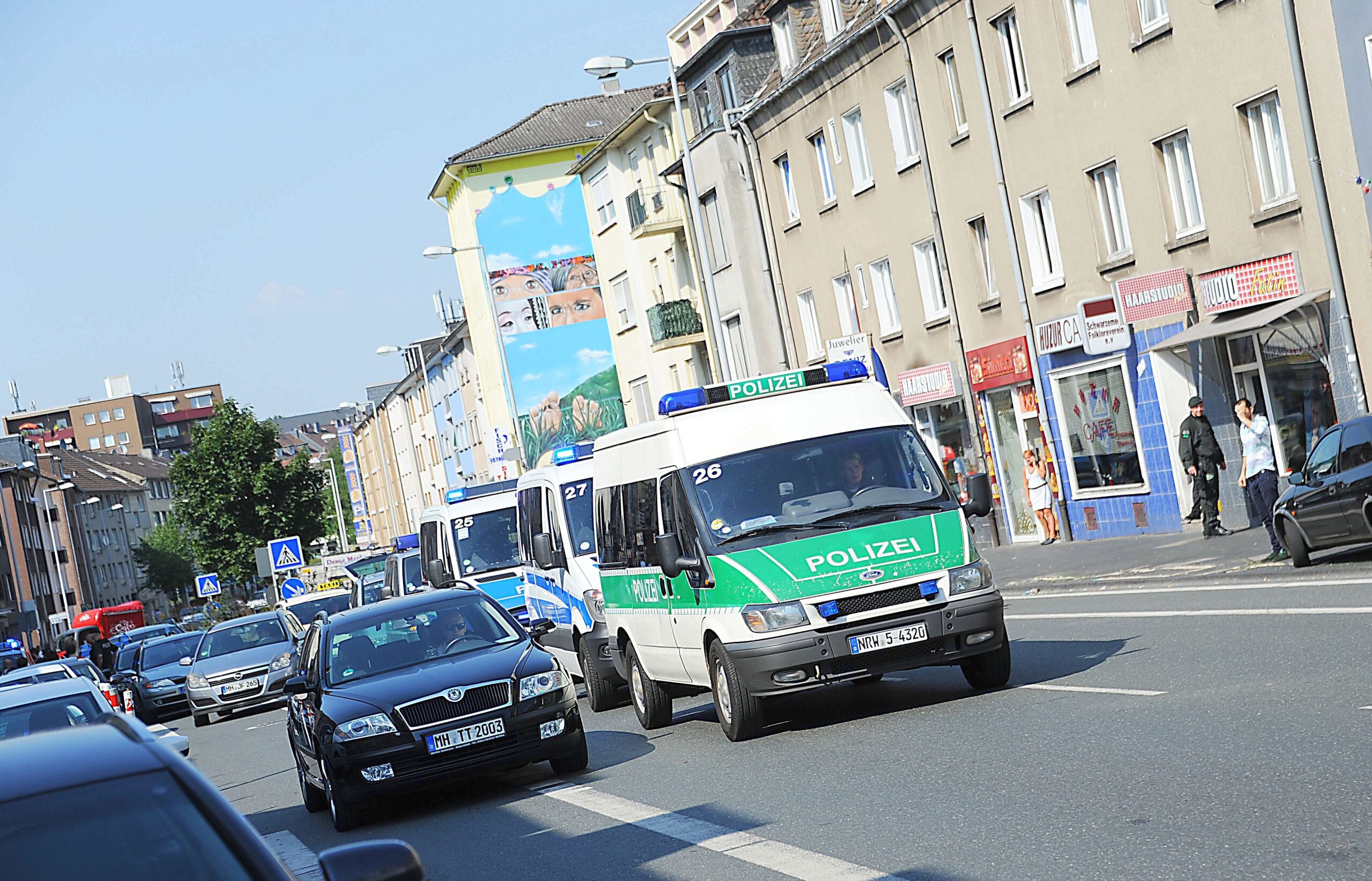 Großeinsatz der Polizei gegen Rocker in Eppinghofen. Foto: Oliver Müller