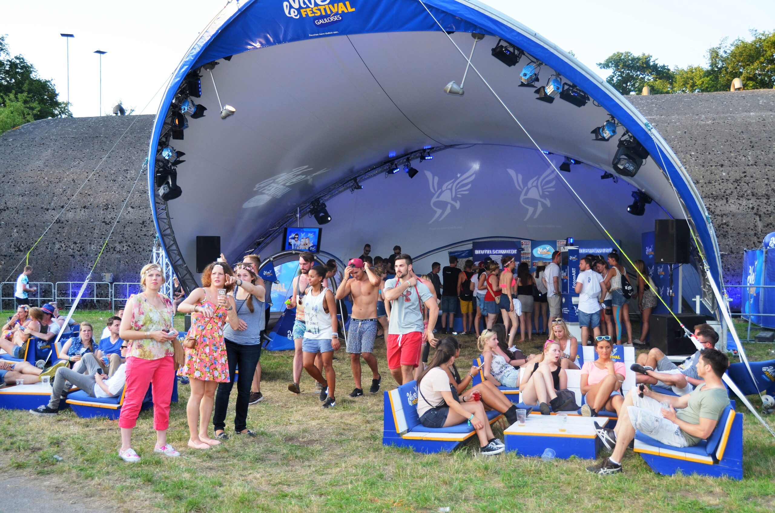 Ausgelassene Stimmung herrschte am ersten Tag des Festivals Parookaville in Weeze.