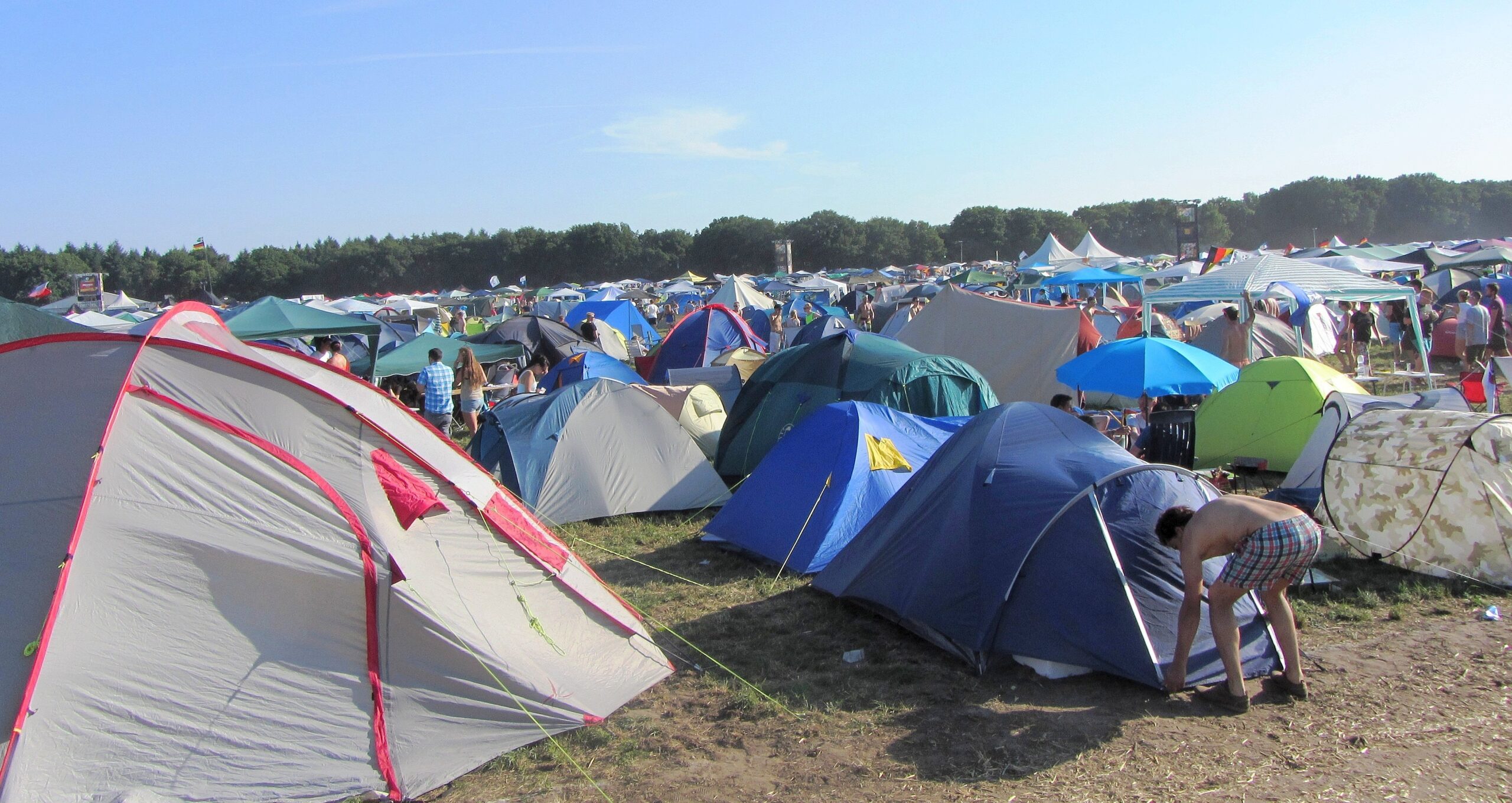 Ausgelassene Stimmung herrschte am ersten Tag des Festivals Parookaville in Weeze.