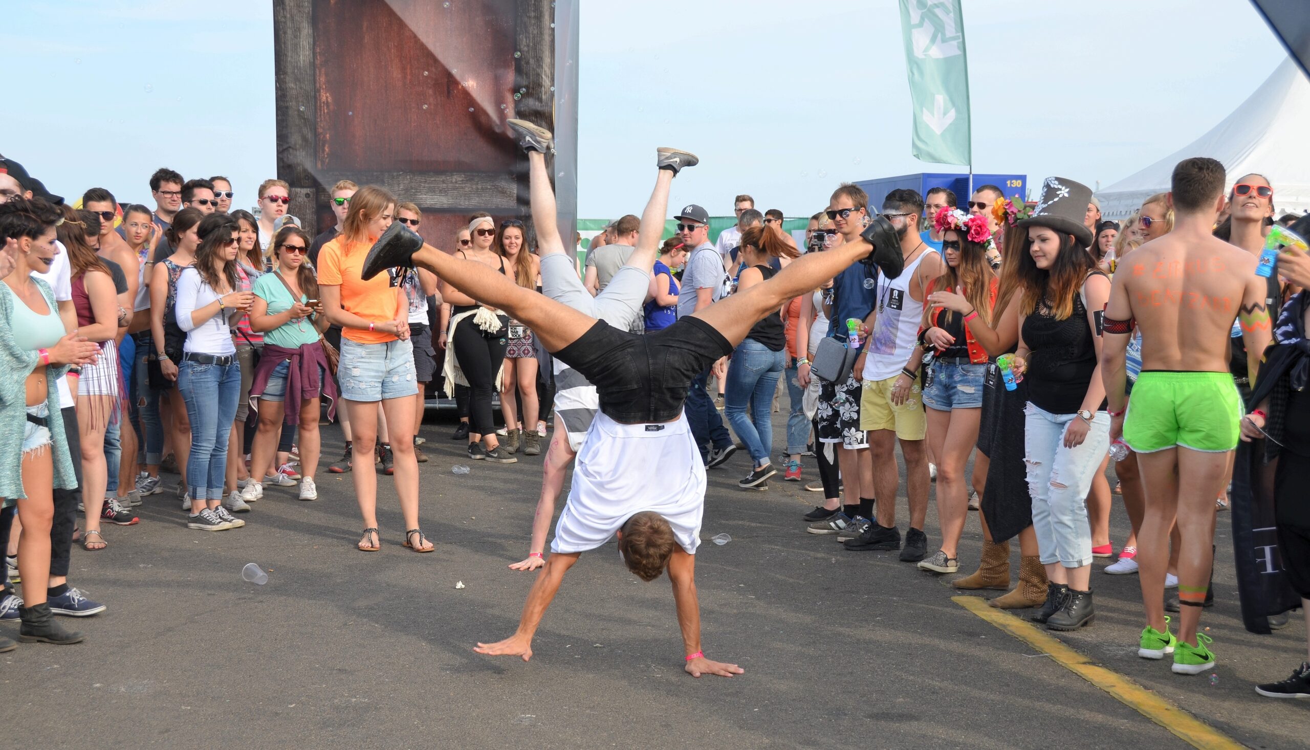 Parookaville hat sich mit seiner Premiere am Airport Weeze einen festen Platz im Festival-Kalender erobert.