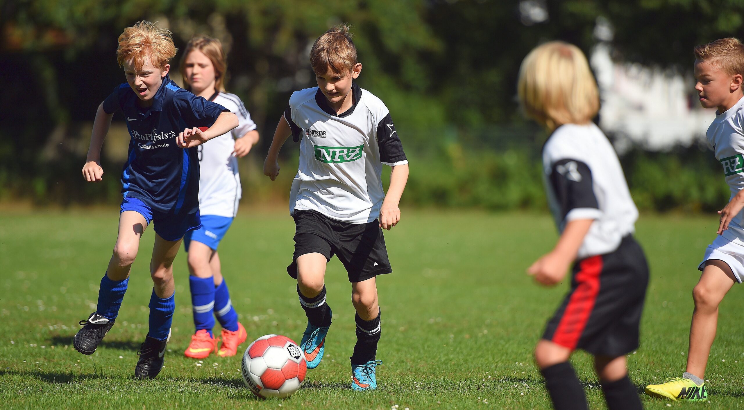 NRZ Ferienfußballcamp.