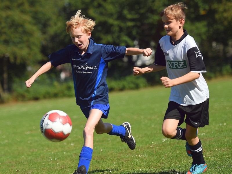 NRZ Ferienfußballcamp.