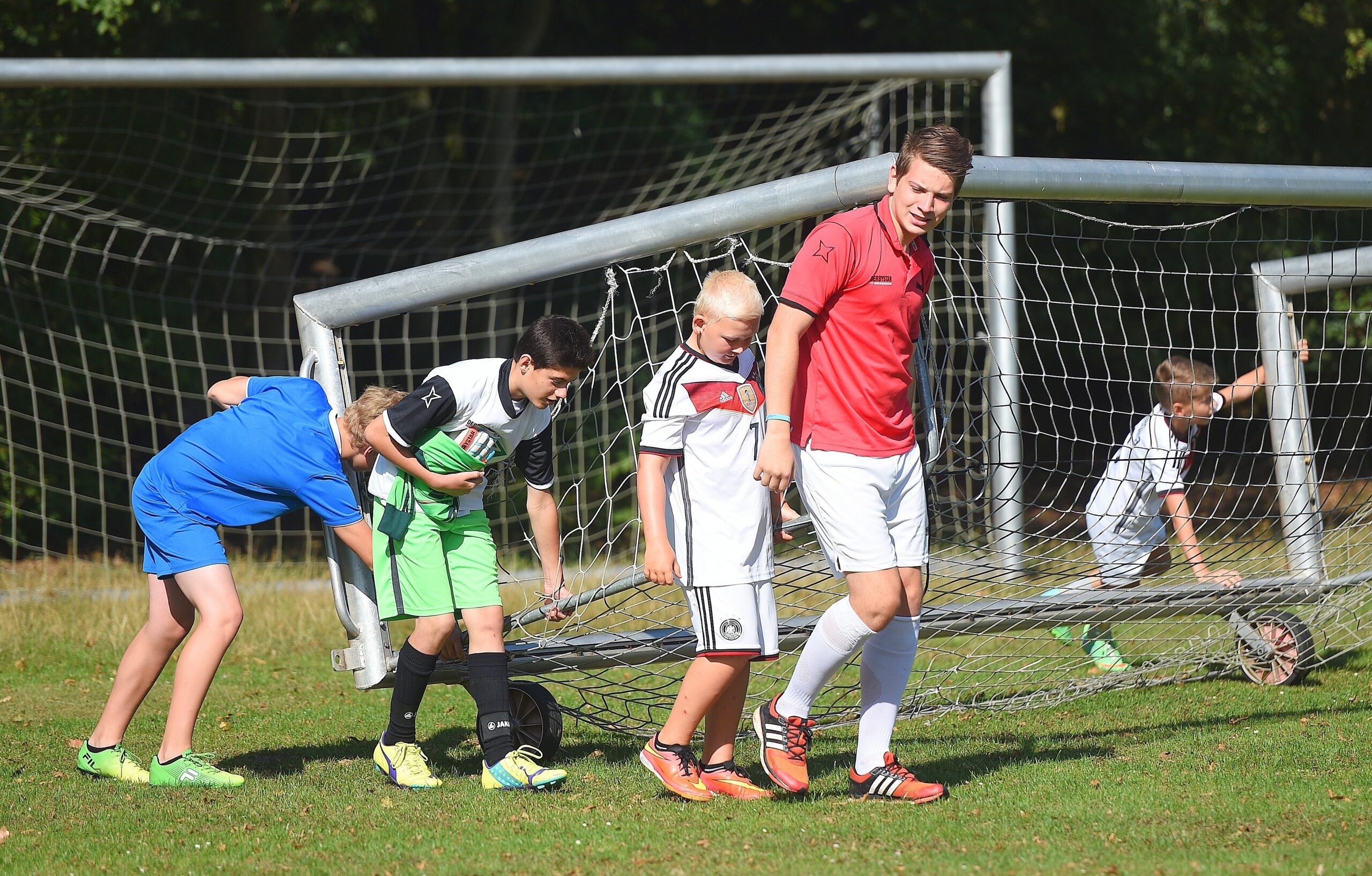 NRZ Ferienfußballcamp.