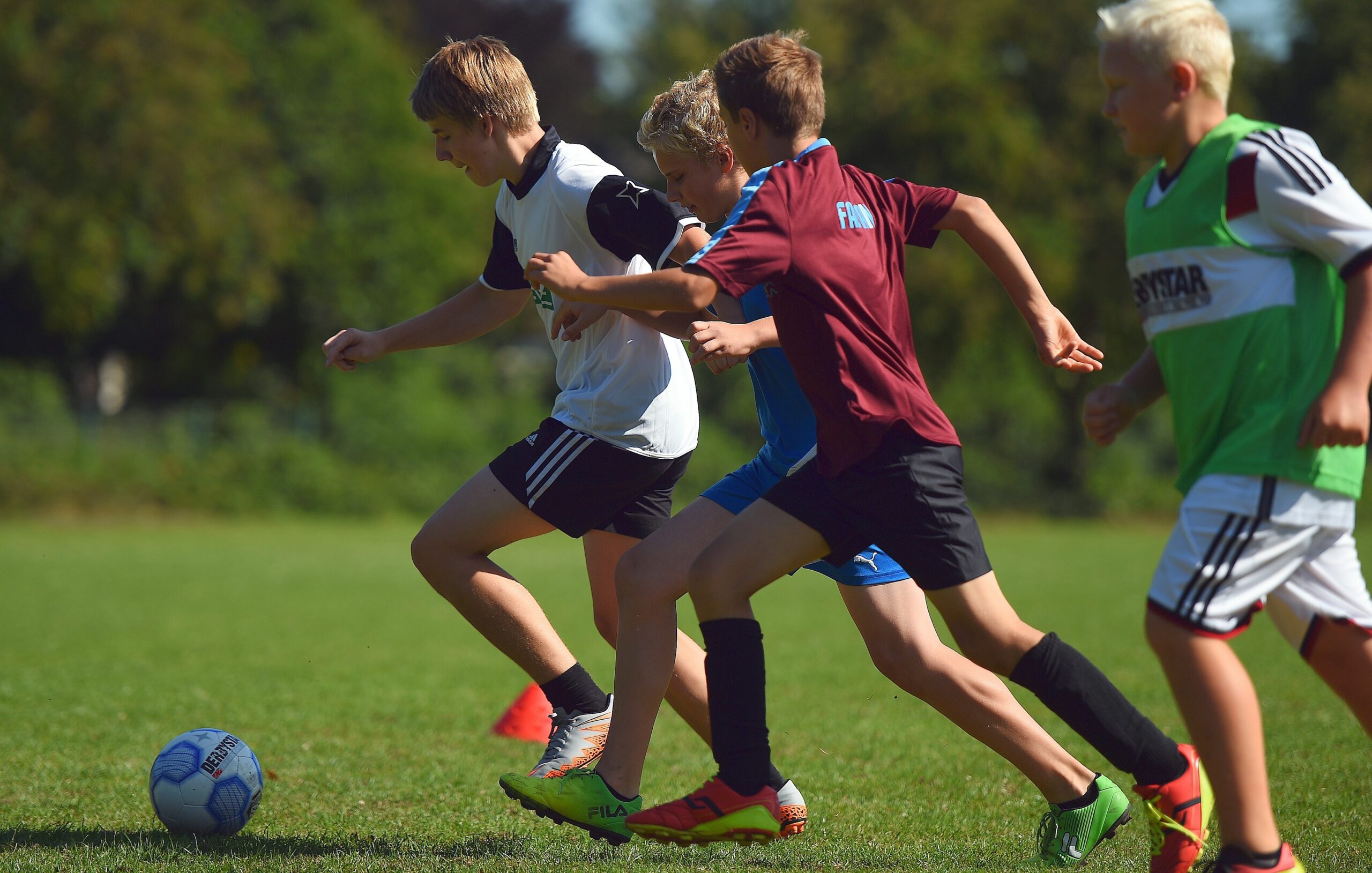 NRZ Ferienfußballcamp.