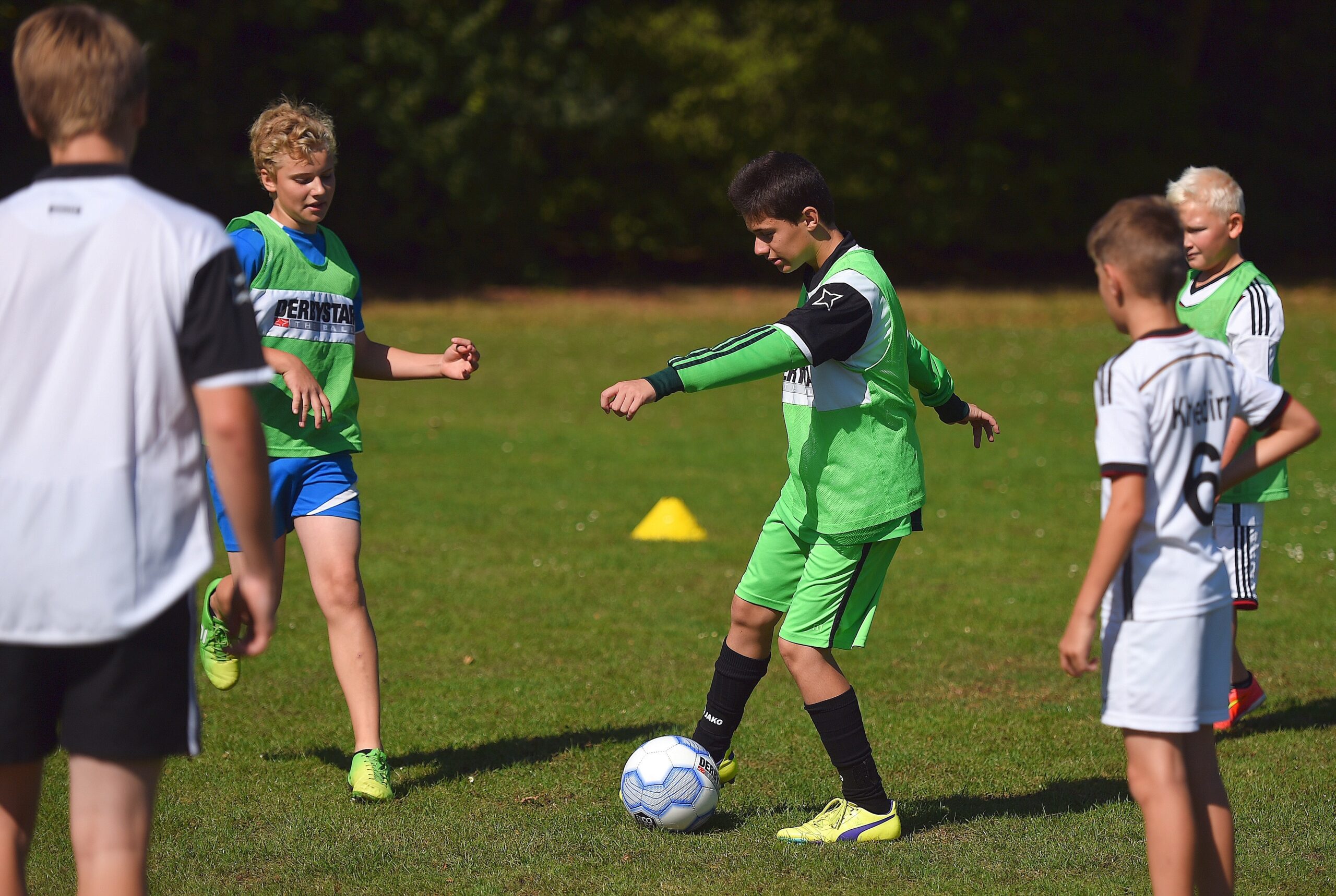 NRZ Ferienfußballcamp.