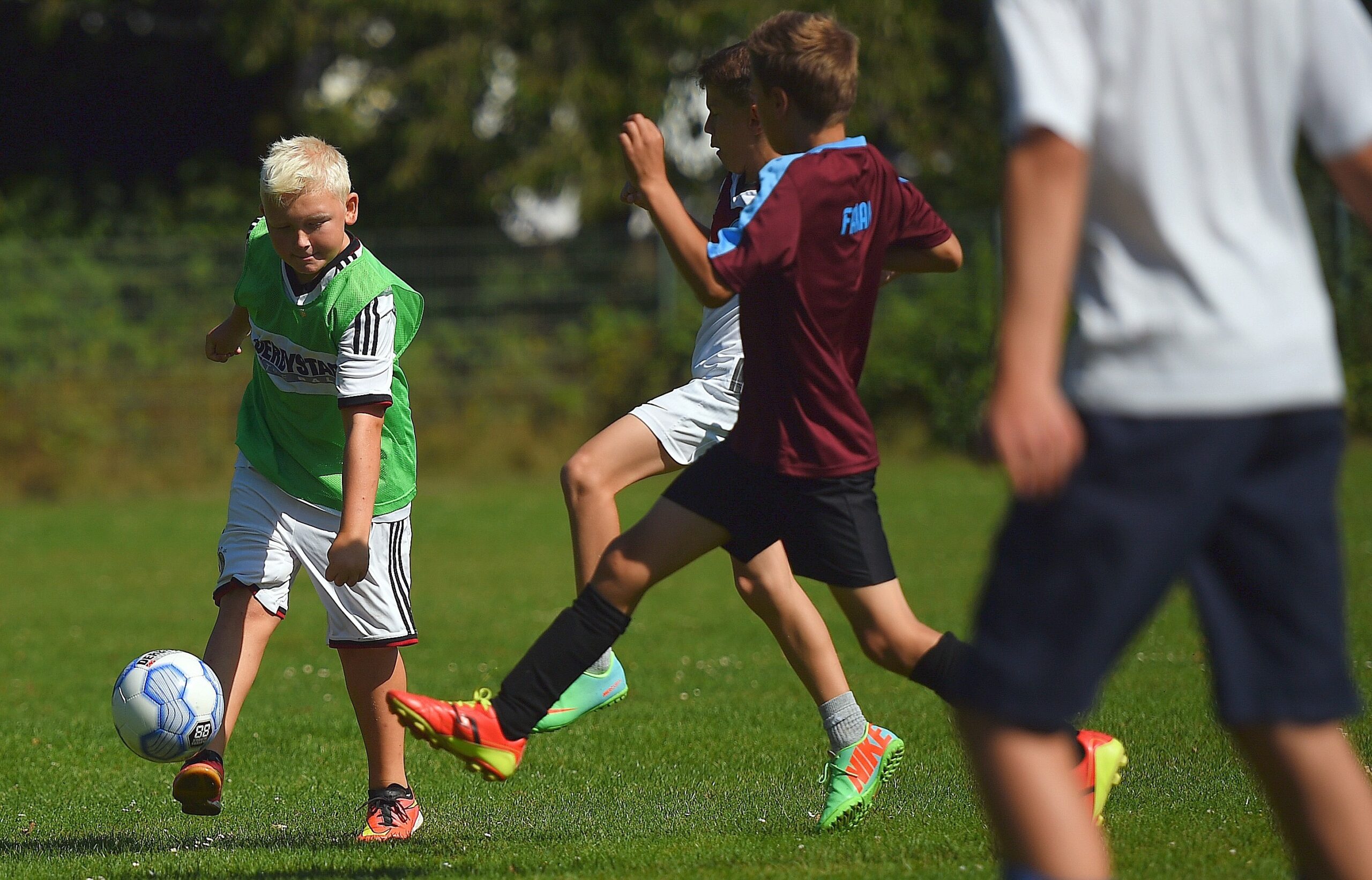 NRZ Ferienfußballcamp.