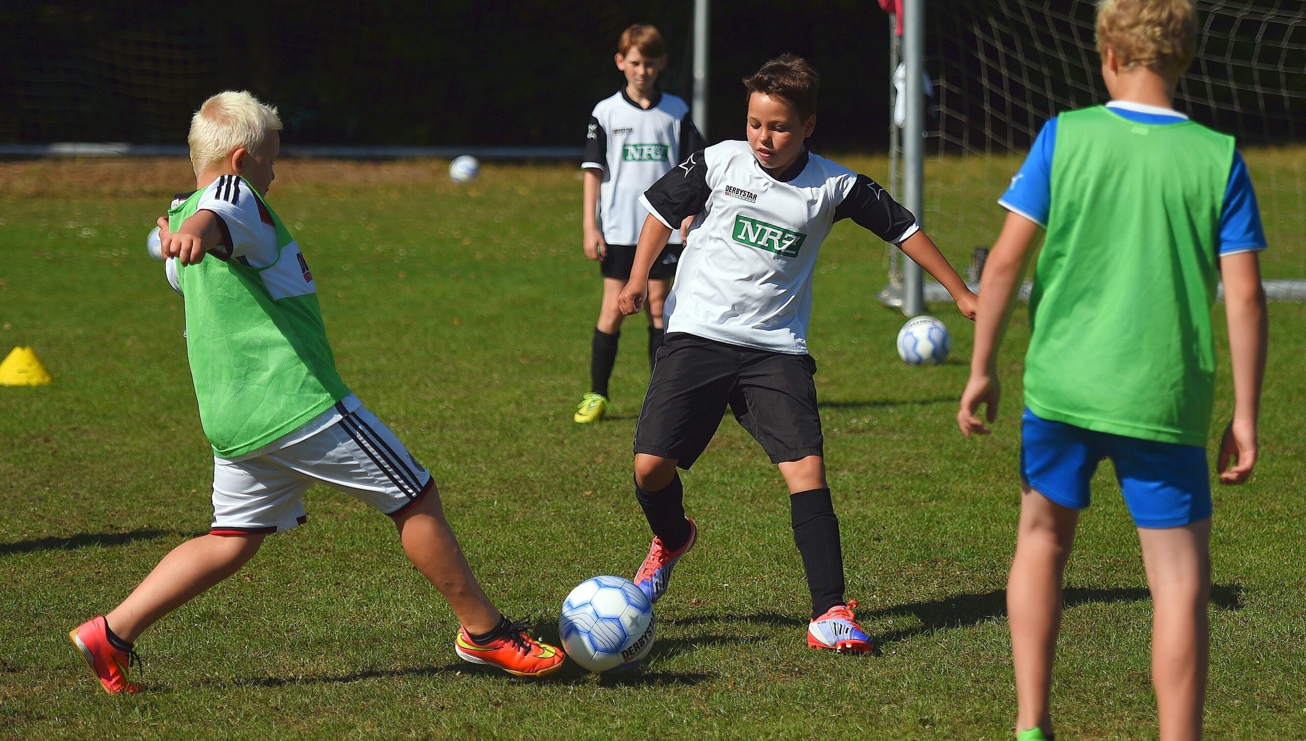 NRZ Ferienfußballcamp.