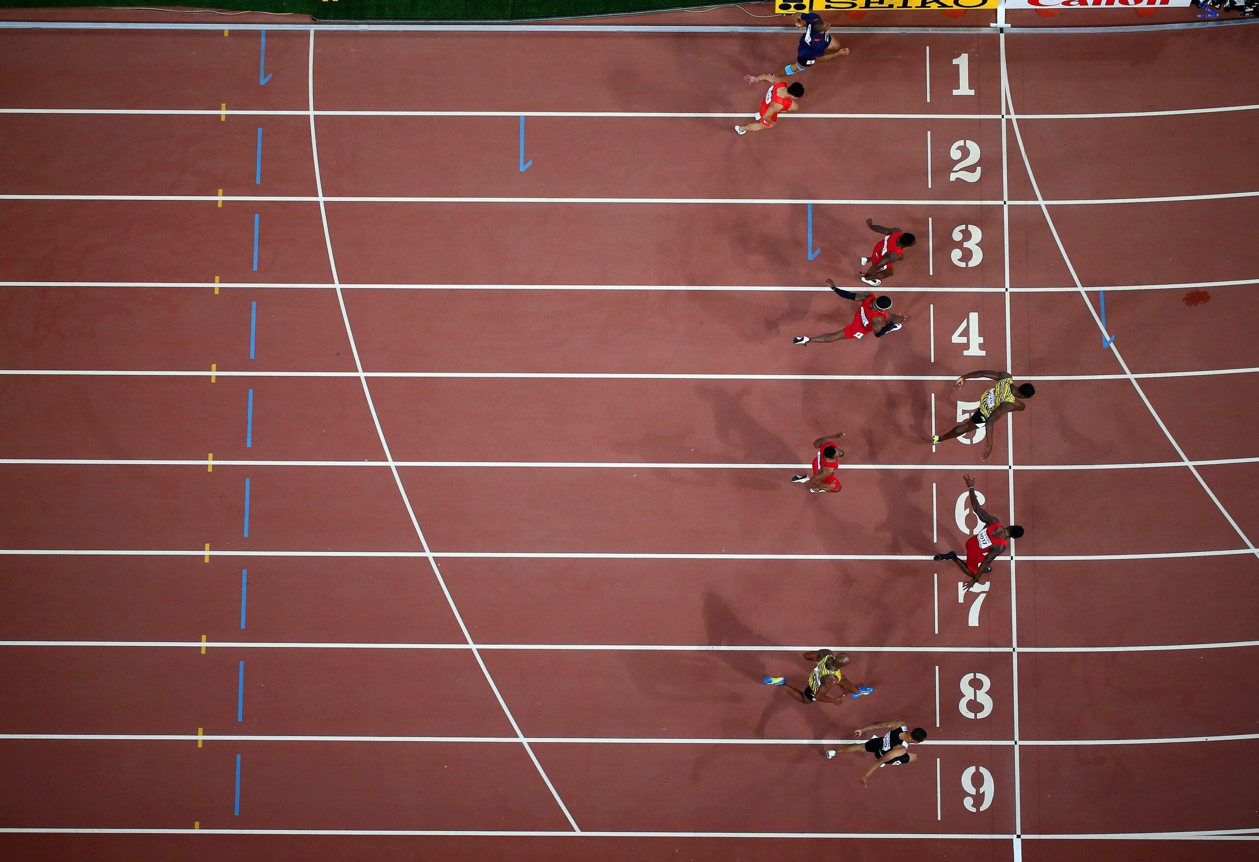 Bei der Leichtathletik-WM in Peking liefern die Sportler starke Leistungen und Emotionen. Für Deutschland holten unter anderem Kugelstoßerin Christina Schwanitz, ihr Kollege David Storl und Stabhochspringer Raphael Holzdeppe Medaillen. Alles überragender Star war 100-Meter-Weltmeister Usain Bolt.