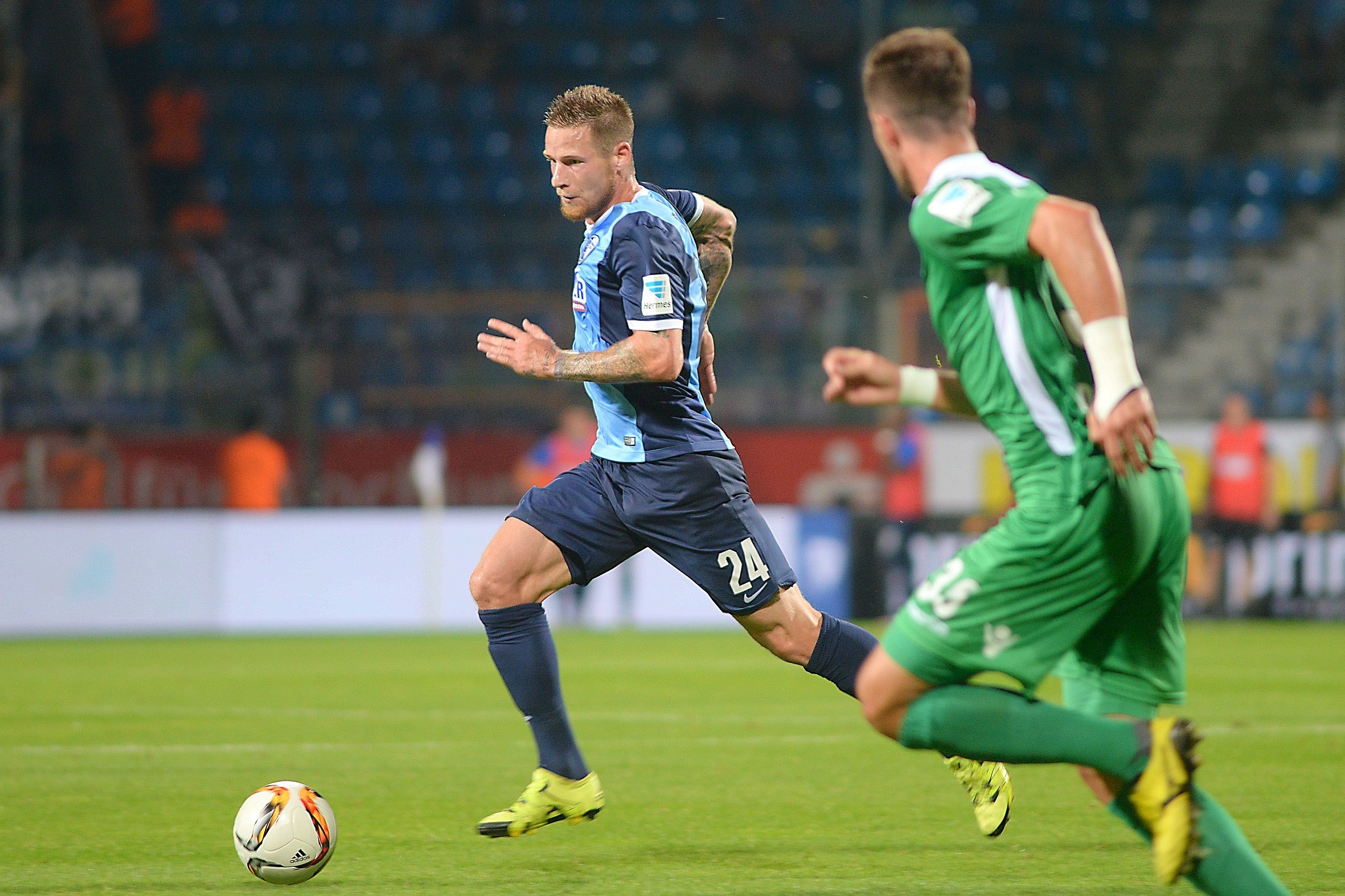 Der VfL Bochum besiegte 1860 München mit 1:0 und verteidigte die Tabellenführung.