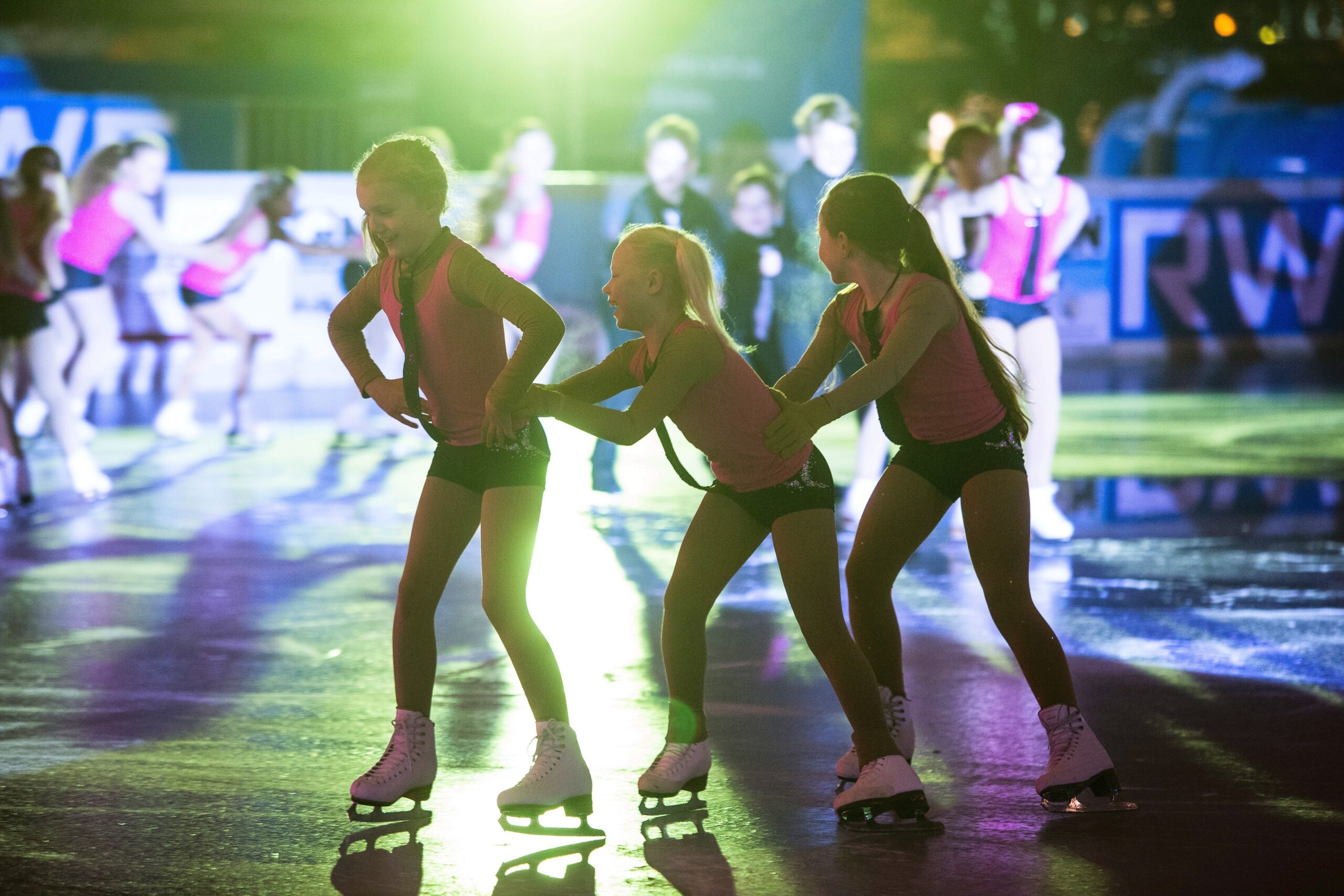 Eröffnungsfeier zu Essen on Ice , ice rink , Eröffnung der Eisbahn und der Schneerutsche auf dem Kennedyplatz in Essen , Foto:  Stefan Arend / Funke Foto Services