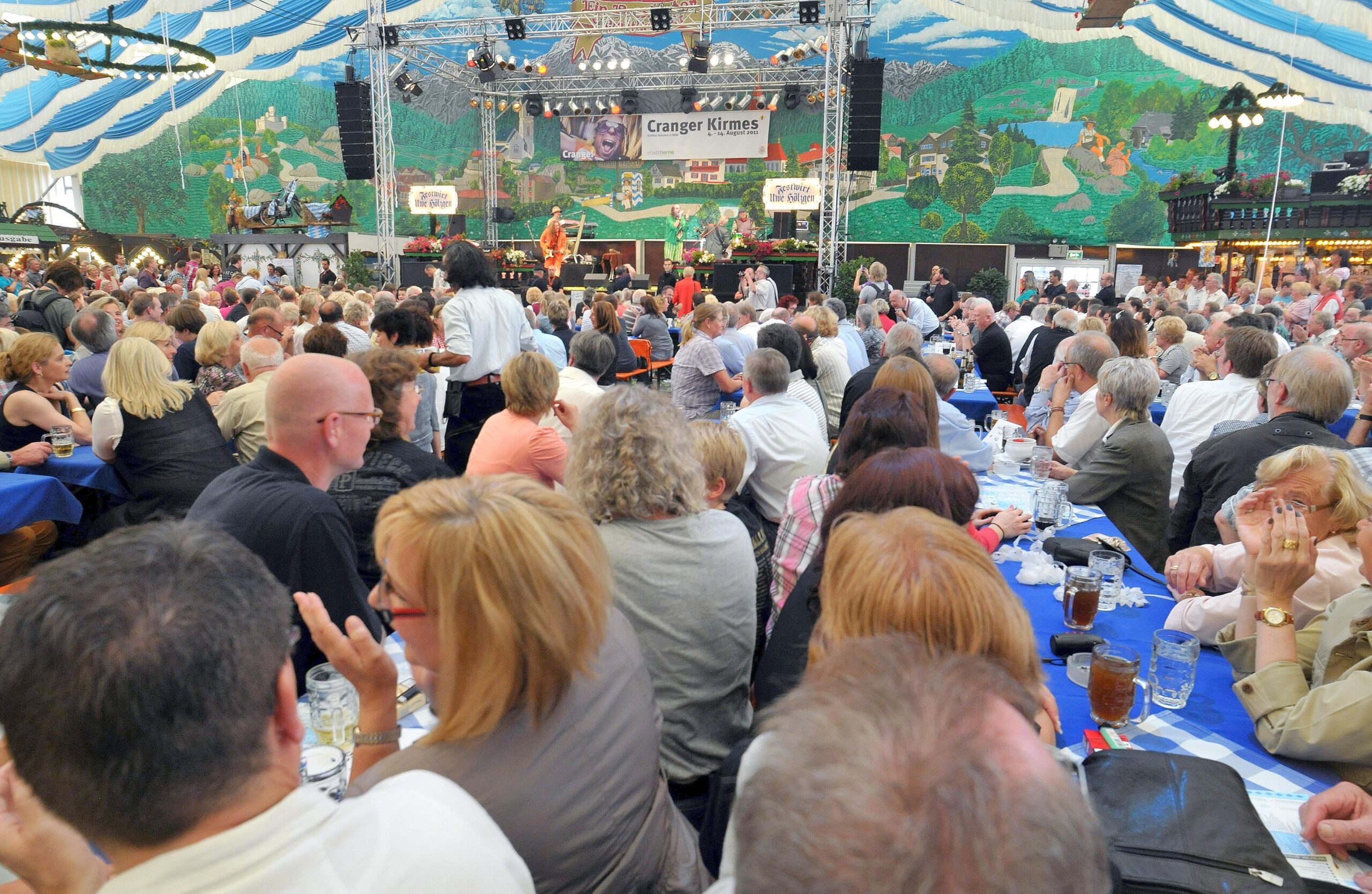 Crange steht Kopf. Bis zum 14. August lockt die 576. Cranger Kirmes zum großen Rummel.