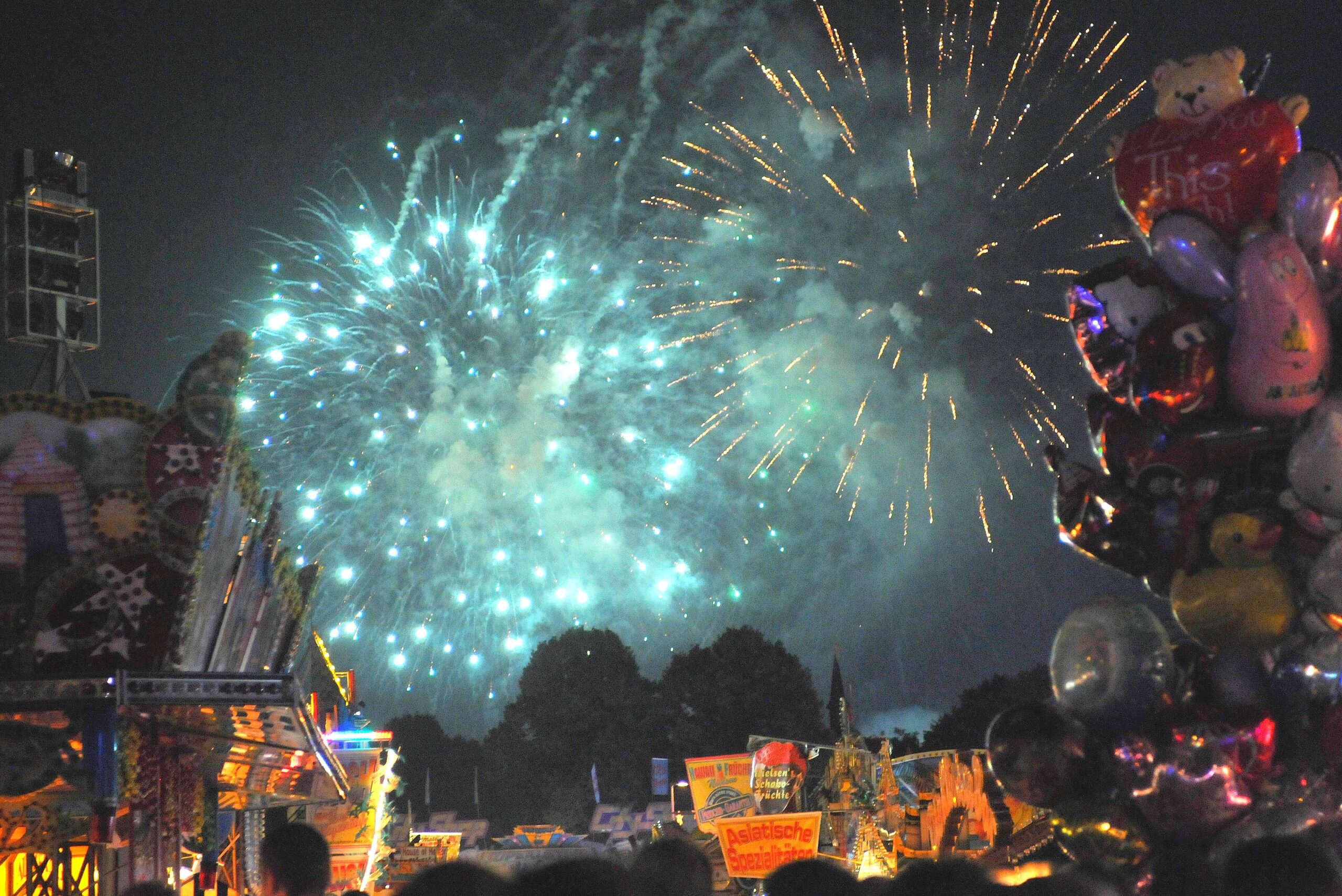 Crange steht Kopf. Bis zum 14. August lockt die 576. Cranger Kirmes zum großen Rummel.