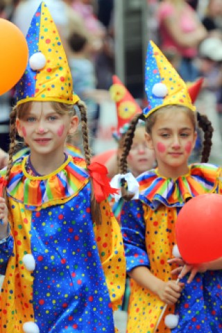 Crange steht Kopf. Bis zum 14. August lockt die 576. Cranger Kirmes zum großen Rummel.