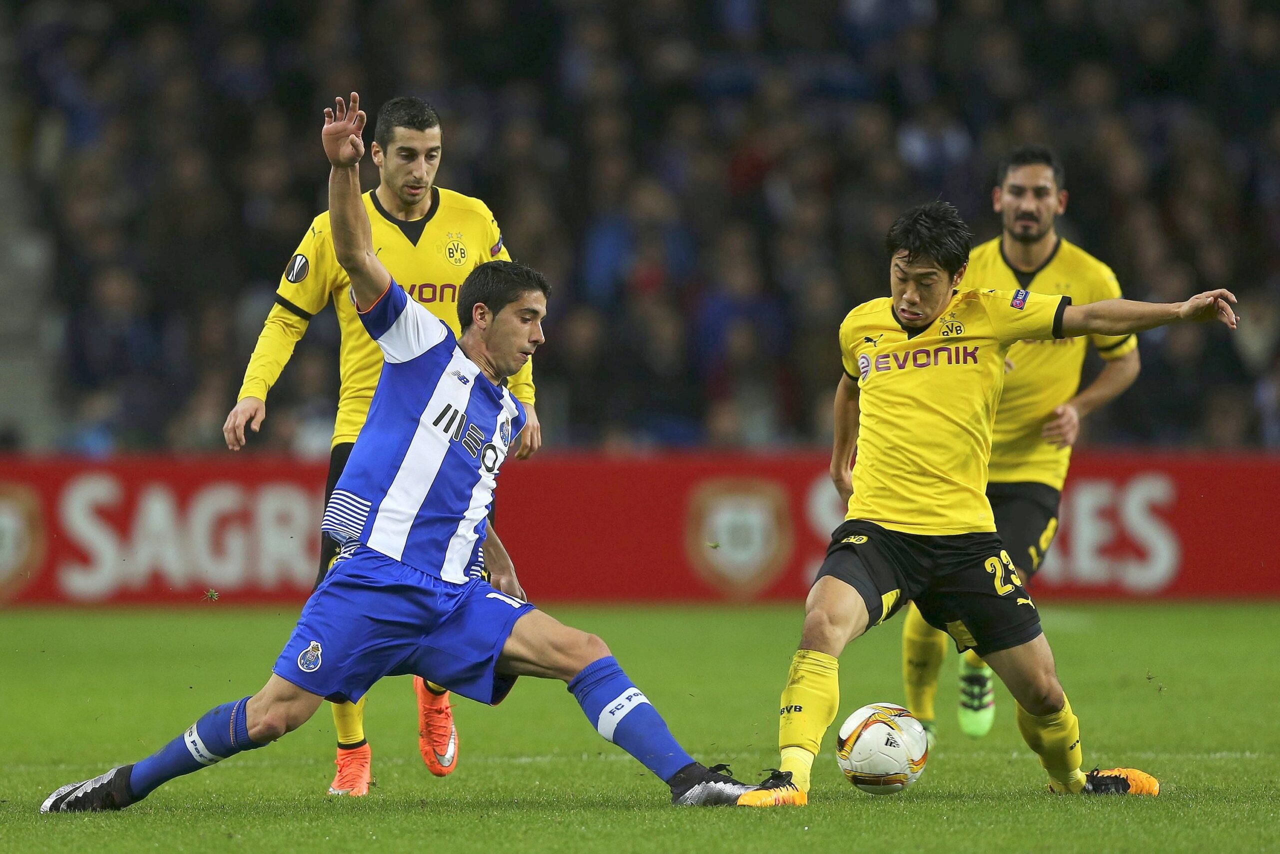 Das Tor für den BVB war ein Eigentor durch Portos Torhüter Iker Casillas.