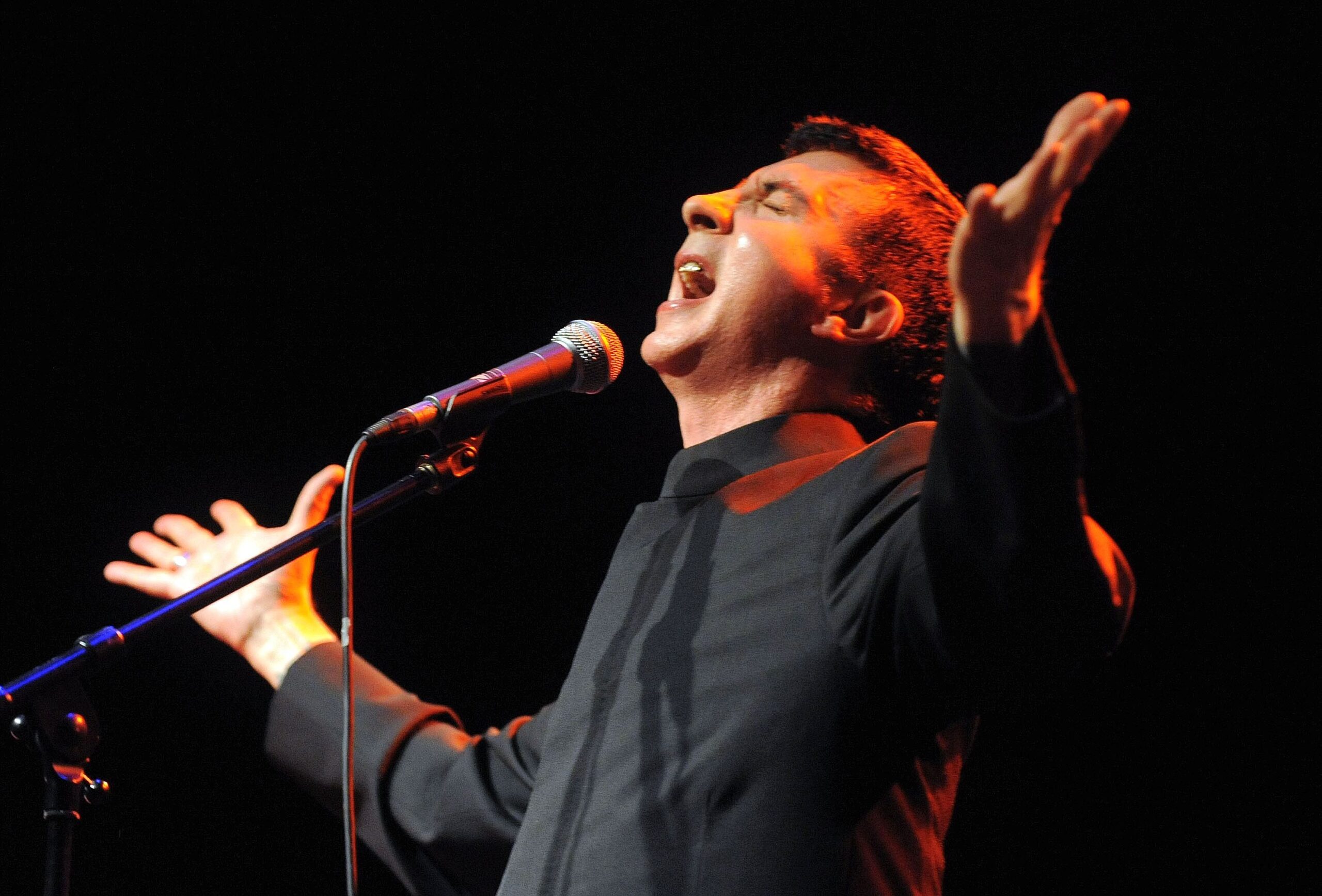 Marc Almond (Foto) und Herbert Grönemeyer treten als Überraschungsgast beim Konzert des britischen Pianisten und Shomasters Jools Holland im FZW in Dortmund auf. (15. September 2011)