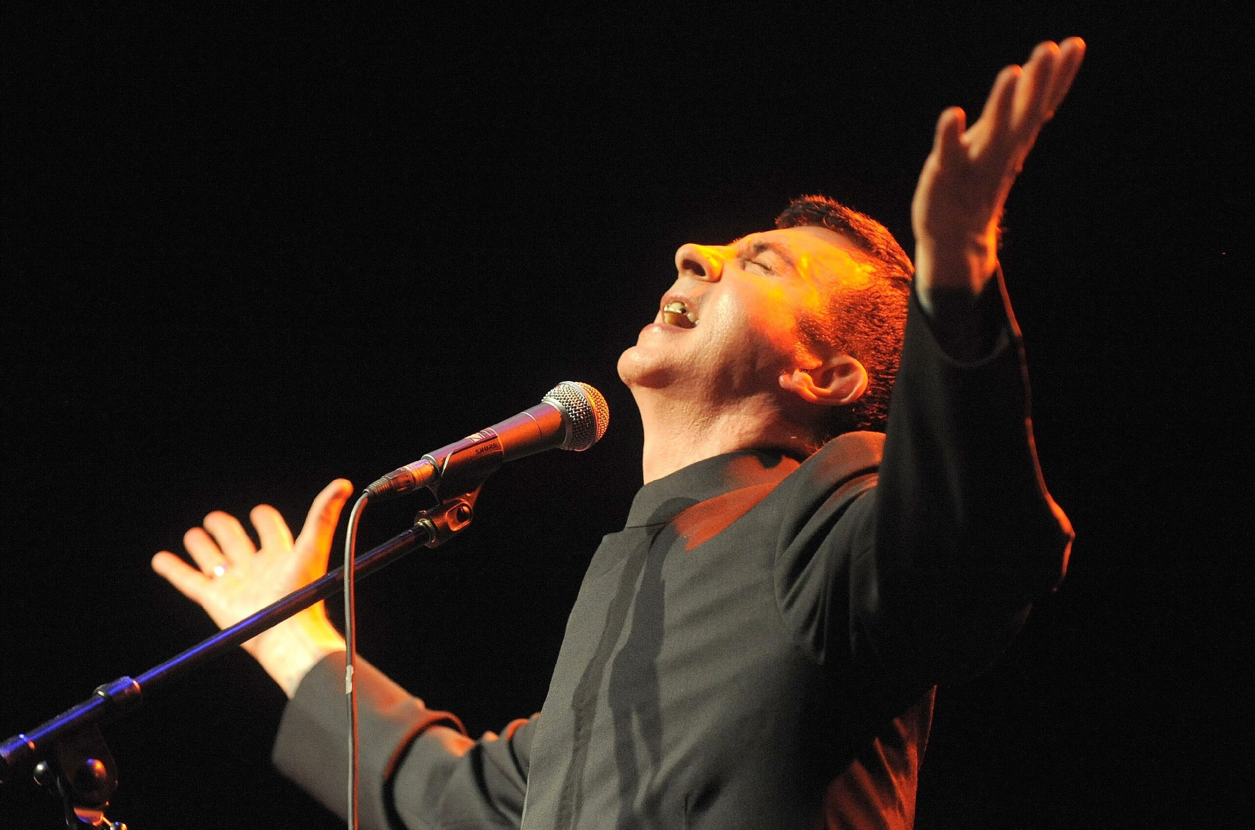 Marc Almond (Foto) und Herbert Grönemeyer treten als Überraschungsgast beim Konzert des britischen Pianisten und Shomasters Jools Holland im FZW in Dortmund auf. (15. September 2011)