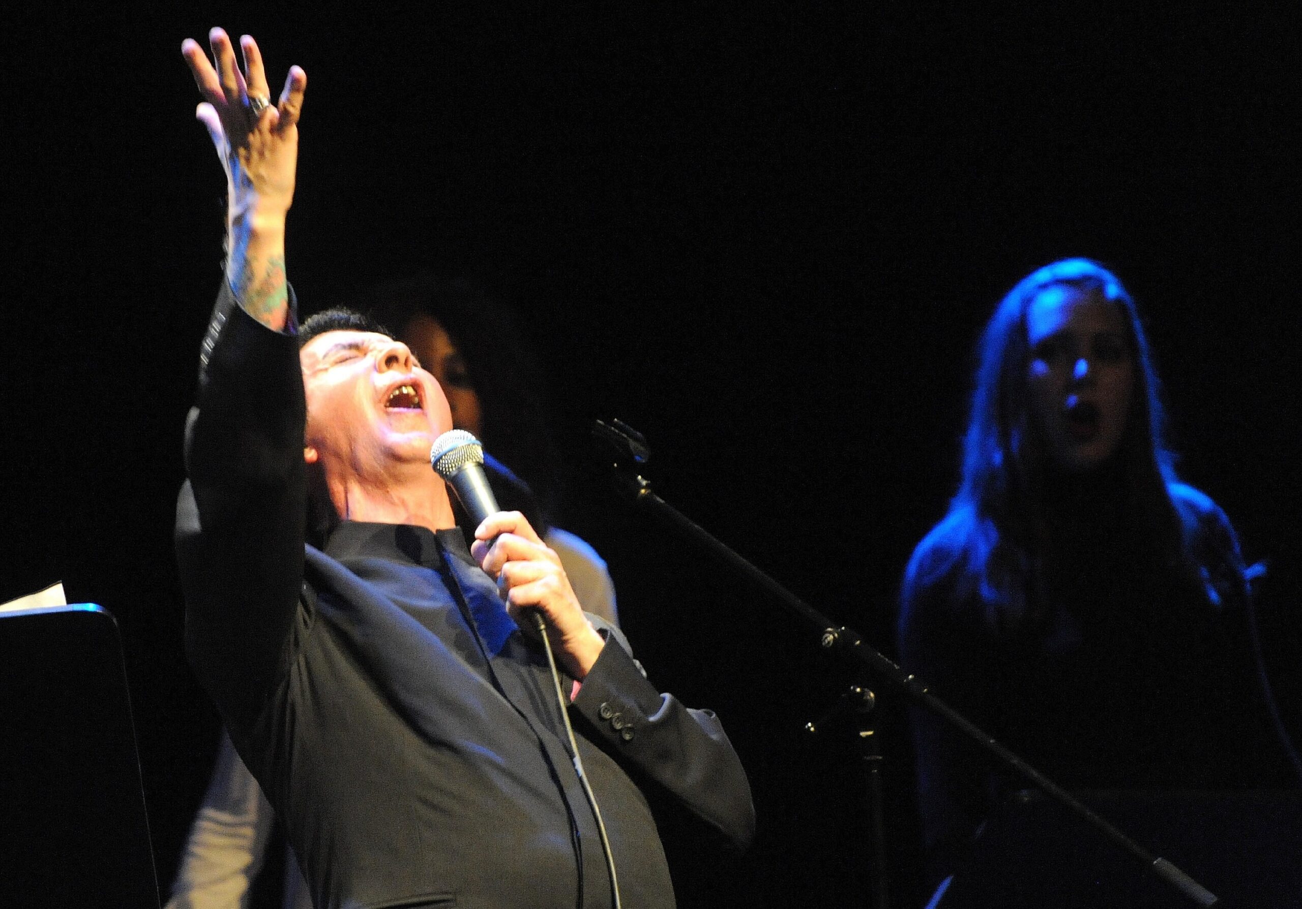 Marc Almond (Foto) und Herbert Grönemeyer treten als Überraschungsgast beim Konzert des britischen Pianisten und Shomasters Jools Holland im FZW in Dortmund auf. (15. September 2011)