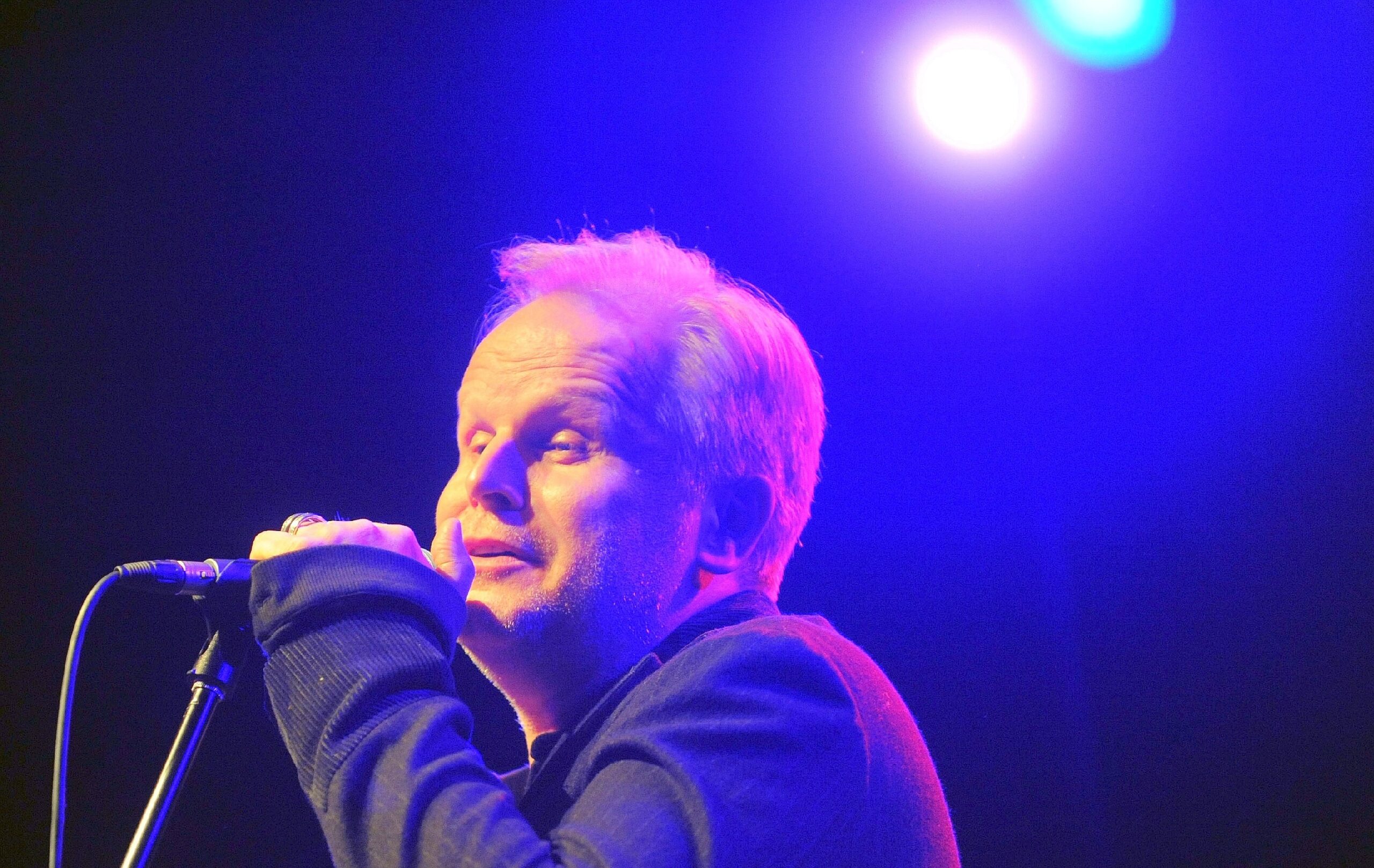 Herbert Grönemeyer (Foto) und Marc Almond treten als Überraschungsgast beim Konzert des britischen Pianisten und Shomasters Jools Holland im FZW in Dortmund auf. (15. September 2011)