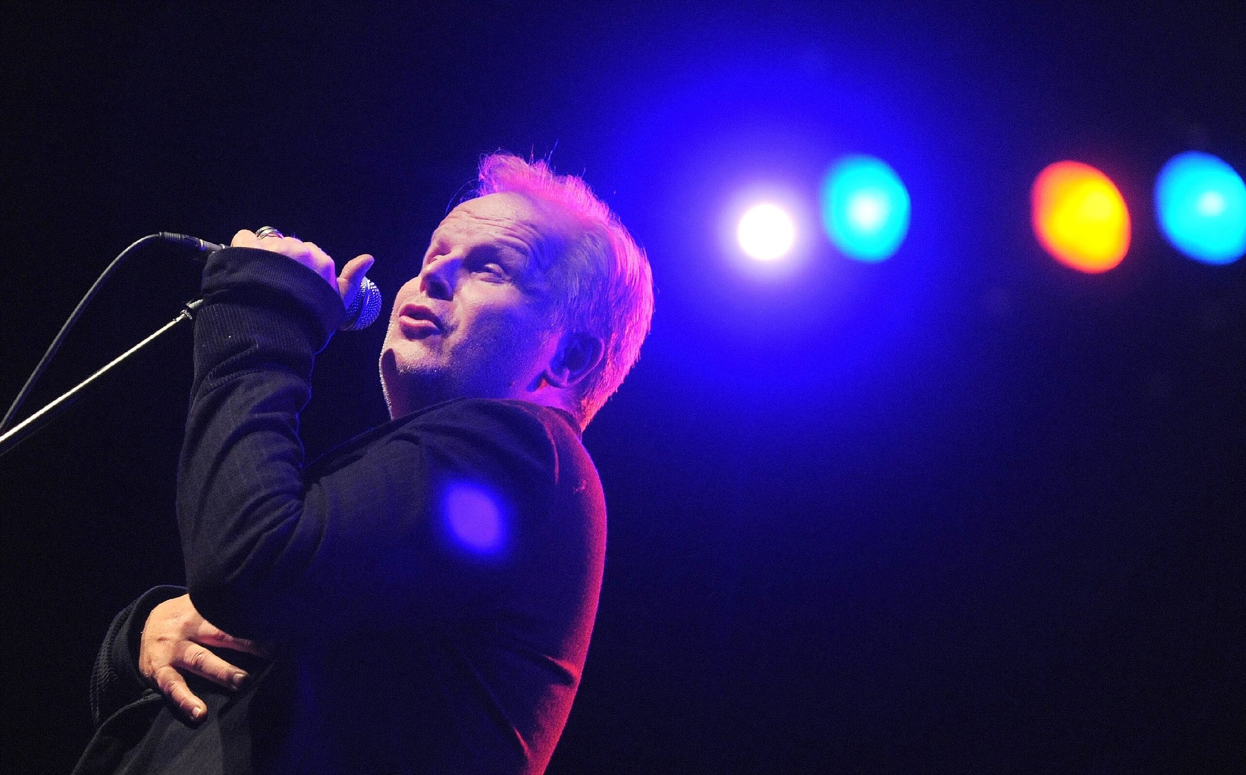 Herbert Grönemeyer (Foto) und Marc Almond treten als Überraschungsgast beim Konzert des britischen Pianisten und Shomasters Jools Holland im FZW in Dortmund auf. (15. September 2011)