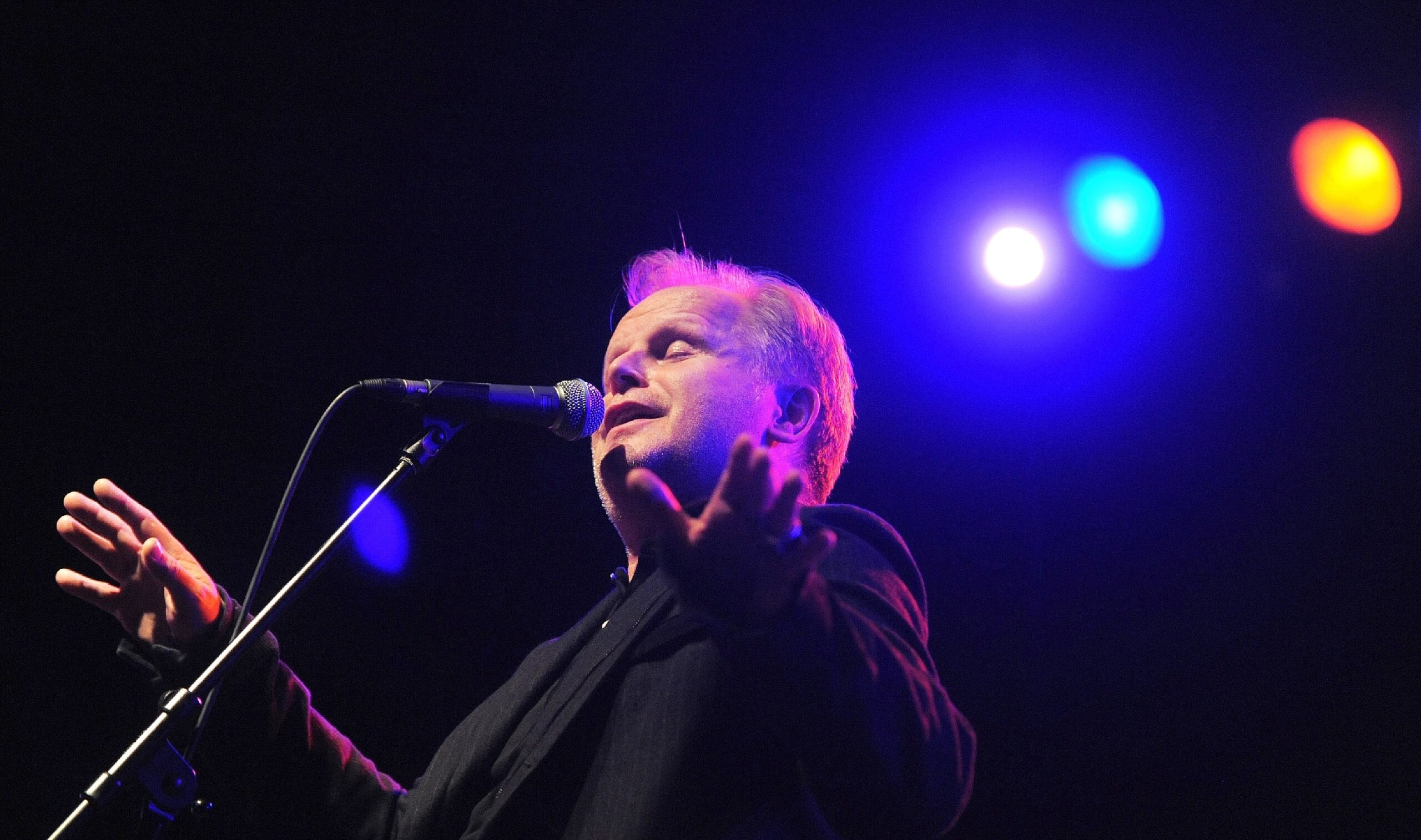 Herbert Grönemeyer (Foto) und Marc Almond treten als Überraschungsgast beim Konzert des britischen Pianisten und Shomasters Jools Holland im FZW in Dortmund auf. (15. September 2011)