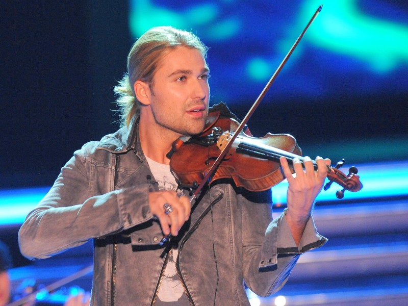 Große Jubiläumsshow "Willkommen bei Carmen Nebel" - Live aus der Westfalenhalle in Dortmund Am 12. November 2011 feierte Carmen Nebel in der Dortmunder Westfalenhalle die 50. Ausgabe ihrer Sendung. Dabei war der Geiger David Garrett. Foto: Franz Luthe