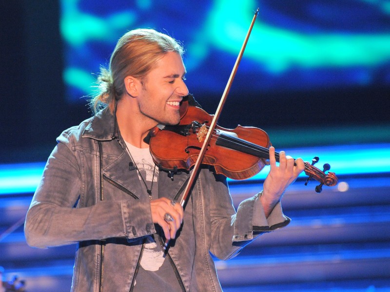 Große Jubiläumsshow "Willkommen bei Carmen Nebel" - Live aus der Westfalenhalle in Dortmund Am 12. November 2011 feierte Carmen Nebel in der Dortmunder Westfalenhalle die 50. Ausgabe ihrer Sendung. Dabei war der Geiger David Garrett. Foto: Franz Luthe