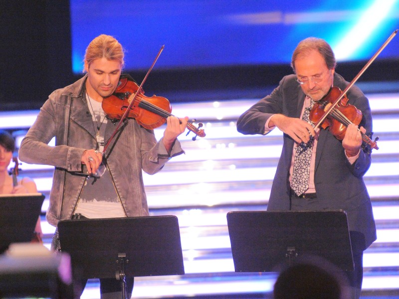 Große Jubiläumsshow "Willkommen bei Carmen Nebel" - Live aus der Westfalenhalle in Dortmund Am 12. November 2011 feierte Carmen Nebel in der Dortmunder Westfalenhalle die 50. Ausgabe ihrer Sendung. Dabei war der Geiger David Garrett. Foto: Franz Luthe