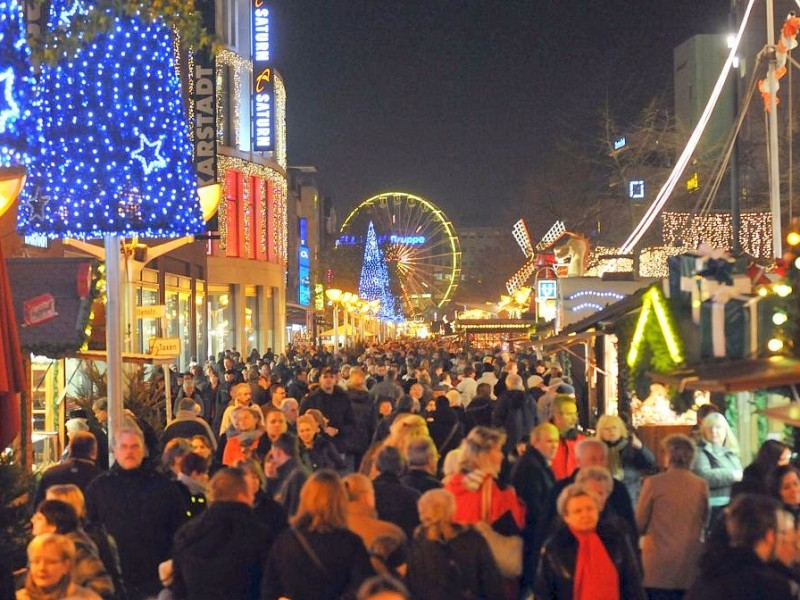 Am Donnerstag, 17.11.2011, eröffnet der Weihnachtsmarkt in Duisburg.