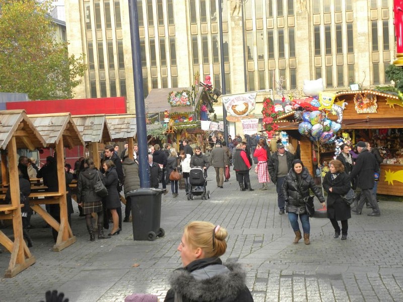 Erster Tag Weihnachtsmarkt 2011 in Dortmund.