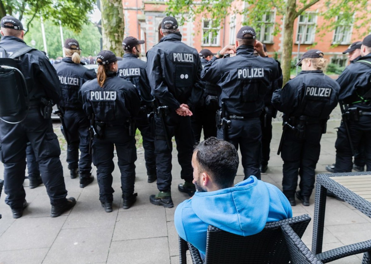 polizei-hamburg-berlin.jpg