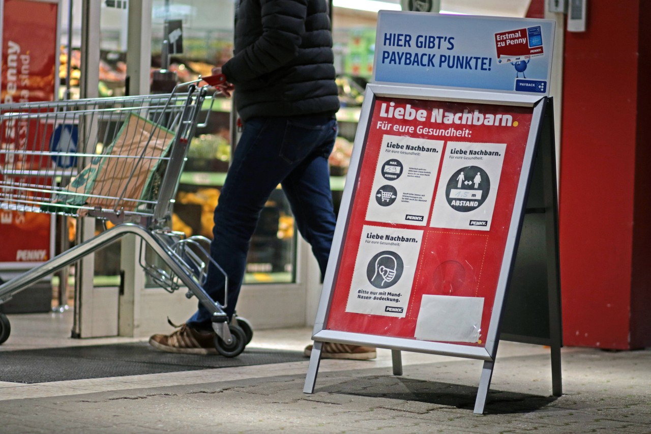 Wie lange haben Supermärkte wie Rewe, Edeka und Co. an Silvester geöffnet? (Symbolbild)