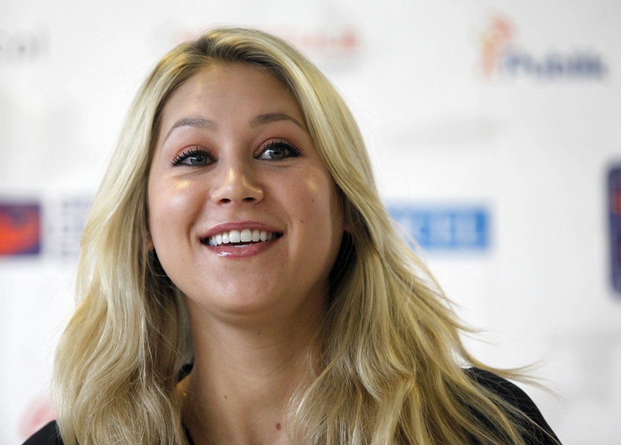 Anna Kournikova bei einem Gespräch in Bogota (Kolumbien)