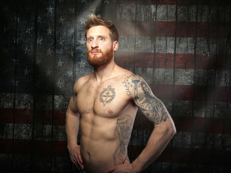 Mit Sixpack und Tattoos tritt der Amerikaner Brad Snyder bei den Paralympics in Rio an und wird erneut um eine Goldmedaille schwimmen. Der blinde Sportler verlor sein Augenlicht während eines US-Militäreinsatzes in Afghanistan.