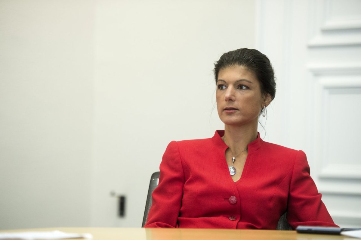 s.wagenknecht-26~d1b0d021-3b44-47a3-a595-b0f1d98c253a.jpg