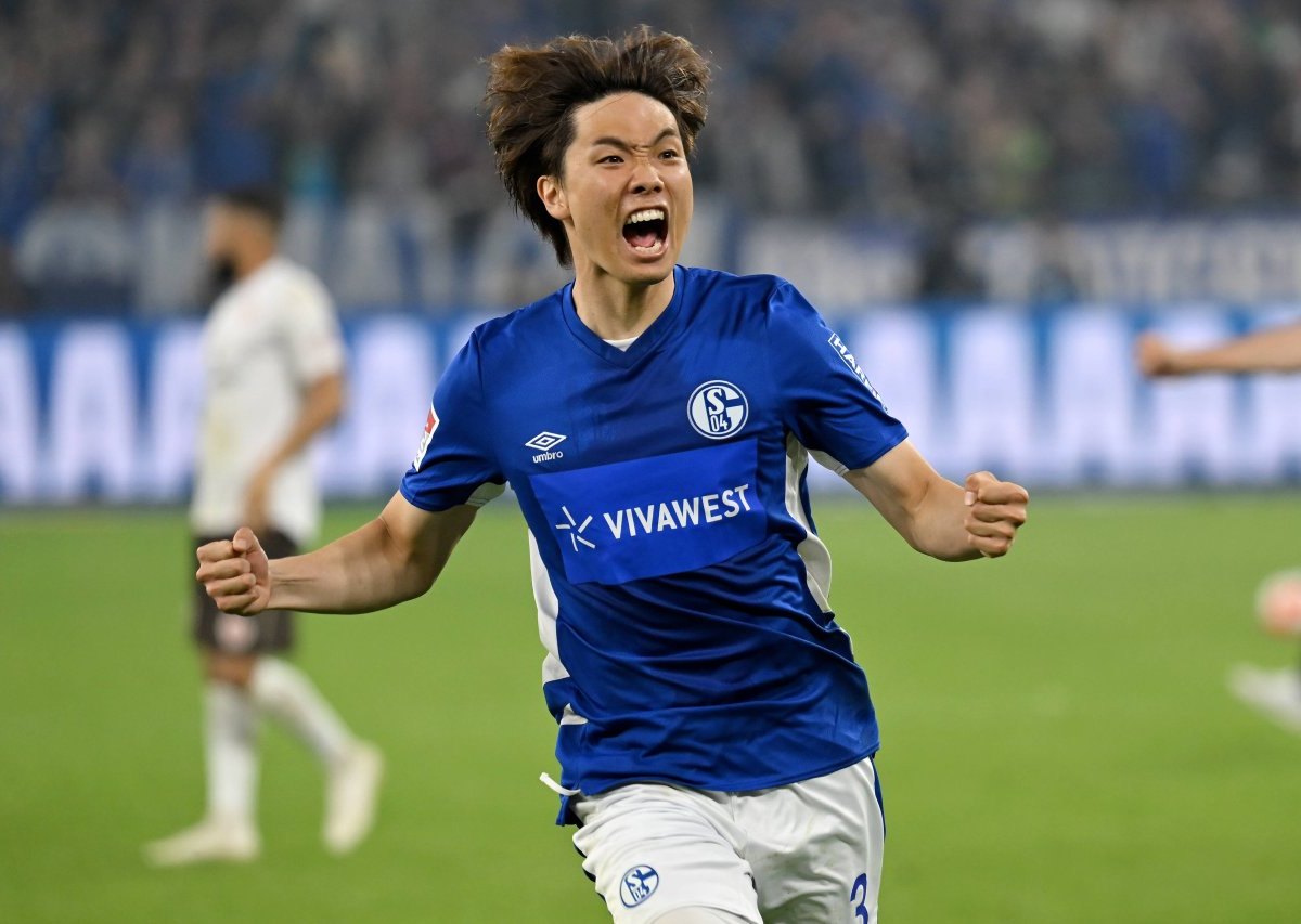 schalke-ko-itakura.jpg