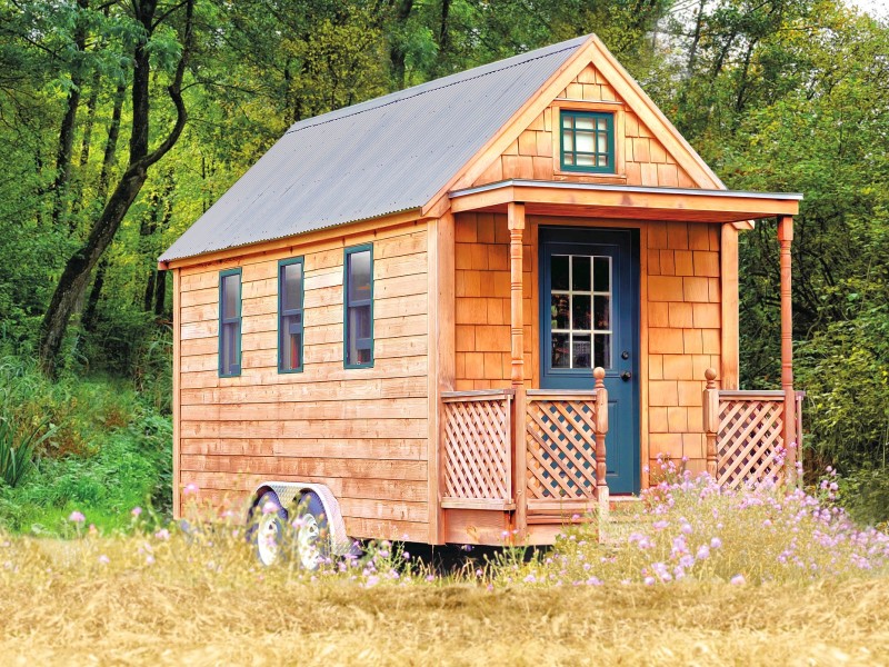 Tchibo verkauft jetzt rollende Minihäuser. Das Unternehmen hat die Tiny Houses in drei Varianten im Shop. Einmal mit zehn Quadratmeter Wohnfläche.