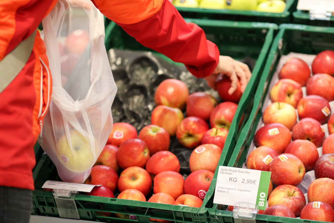 Rewe: Mehr unverpackte Bio-Produkte? Das wünscht sich eine Kundin von Rewe. (Symbolbild)