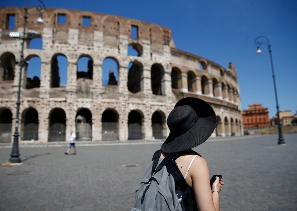 urlaub italien touristin.jpg