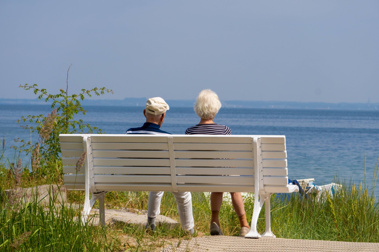 Urlaub an der Ostsee: Während ein Ehepaar über sein Urlaubsende trauert, ist die Stimmung bei anderen richtig gut. (Symbolbild)