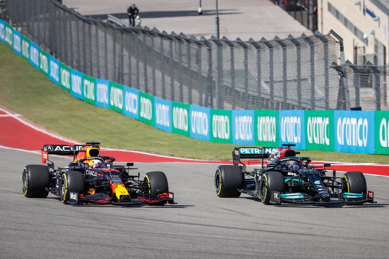 Max Verstappen wehrte sich erfolgreich gegen alle Attacken von Weltmeister Lewis Hamilton.