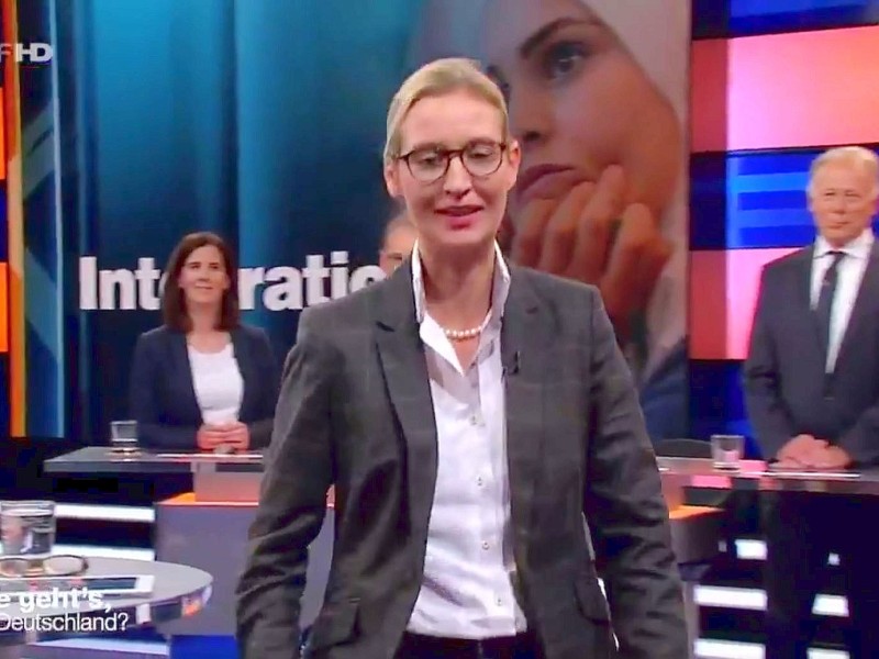 Die vorerst letzte in der Reihe der Talkshow-Abgänge ist AfD-Spitzenkandidatin Alice Weidel. In der ZDF-Sendung „Wie geht’s, Deutschland?“ am 5. September 2017 passte ihr die Moderation von Marietta Slomka nicht. Und nachdem CSU-Generalsekretär Andreas Scheuer Weidel dann aufgefordert hatte, sich von ihren Parteikollegen Alexander Gauland und Björn Höcke zu distanzieren, verließ sie die Runde ohne weitere Erklärung. Auf die Frage Slomkas „Gehen Sie jetzt?“ nickte Weidel und verließ eine gute halbe Stunde vor Ende der Sendung das Studio. Im Anschluss nannte sie die Moderatorin „parteiisch und vollkommen unprofessionell“.