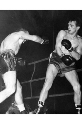 Bubi Scholz (re.) im EM-Kampf gegen den Franzosen Charles Humez 1958. Foto: Imago