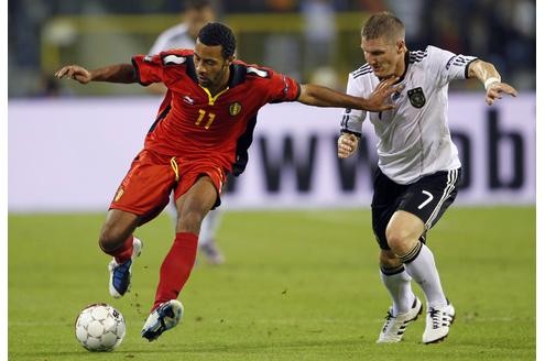 Belgien - Deutschland: Bastian Schweinsteiger gegen Moussa Dembele. 