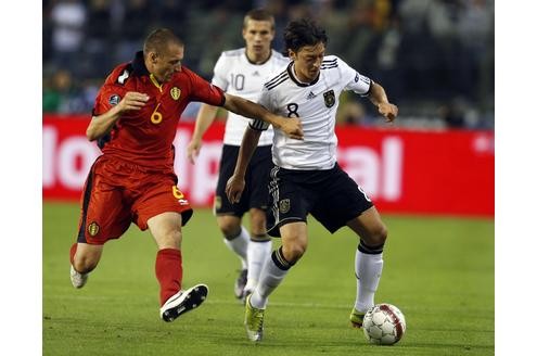 Belgien - Deutschland: Mesut Özil gegen Timmy Simmons.