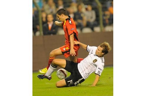 Belgien - Deutschland: Holger Badstuber gegen Eden Hazard.