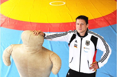 Der Dortmunder Ringer Mirko Englich, der lange für den KSV Witten auf die Matte ging, will am Sonntag den EM-Titel  in der Westfalenhalle erringen. Foto: Matthias Graben / WAZ FotoPool